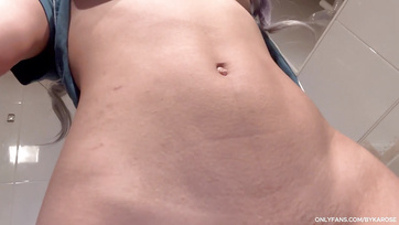 Ennek a cuki 18 éves egyetemista leányzónak van a legfinomabb puncija a világon