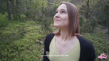 A cuki nimfomániás tinilány az erdőben akarta leszopni a farkamat és lenyelni a gecimet