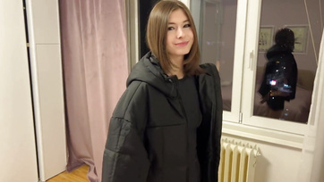 Ha ingyen nem is, de pénzért hagyta a 18 esztendős szomszéd lány hogy megdugjam a pináját