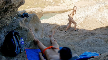 Beach Babe Blows Stranger After Sucking Boyfriend