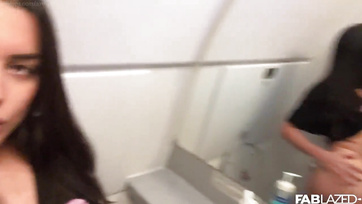 Utazós vlog - A szexi délamerikai csajszinak európában járva is folyton viszketett a puncikája