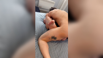Két dögös kiéhezett ribanc és egy helyes egyiptomi pasi végeláthatatlan szeretkezése