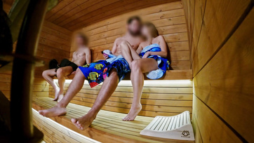 Szauna kalandok: Egy magányos nőnek és egy fiatal párnak is megmutattam a kőkemény farkamat a szaunában