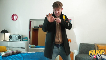 Kiszabadultak a szukás dzsinnek a palackból és kétségbeesetten vágytak egy hatalmas faszra