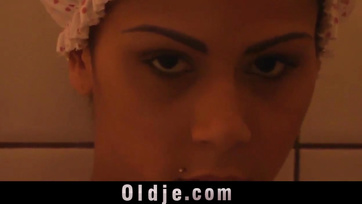 Grandpa Hung His Cock on Sexy Teen During Shower
