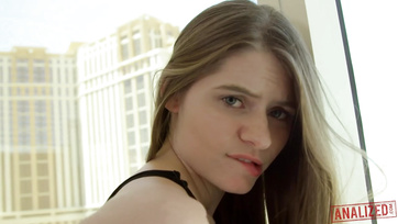 Cute Teen Moaned as Her Asshole Got Fucked