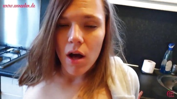 Riding His Cock Wakes Teen Cutie's Mouth Up
