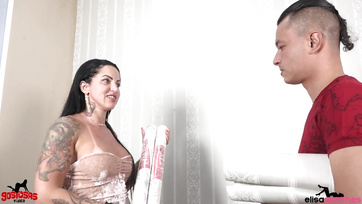 Bare-assed big-booty slut pounds big-dicked pro